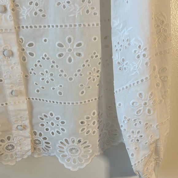 CAbi Blouse - #6084 - White Lace Cut Out Eyelet.  Size Medium. - Picture 7 of 13